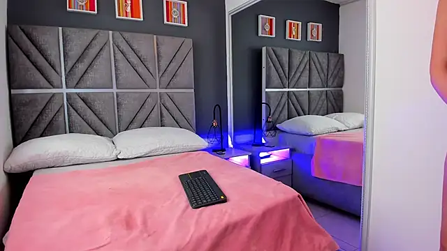 Laura Dicardy online show from January 29, 2:10 pm