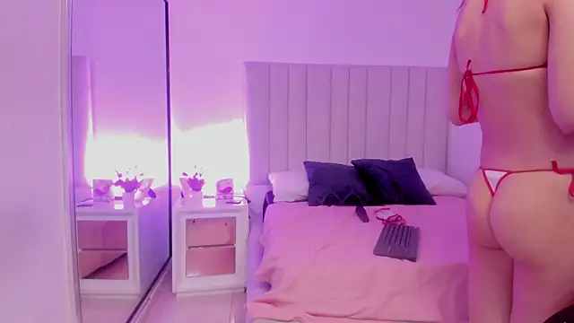 Laura Dicardy online show from March 8, 3:56 pm