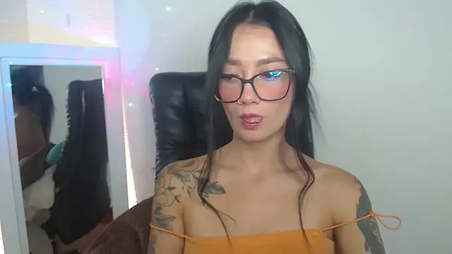 mariiana-diaz online show from June 12, 3:22 pm