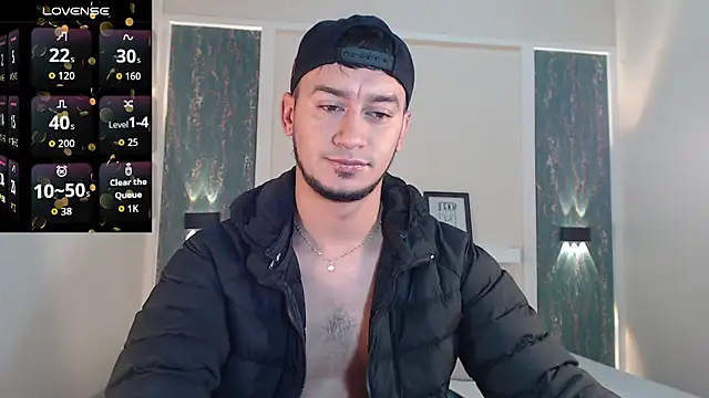 Snapshot of Kevin_Torres chatting on October 12, 2:05 pm Kevin Torres online show from October 12, 2:05 pm