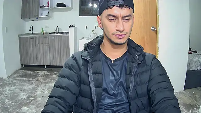 Snapshot of Kevin_Torres chatting on October 21, 2:12 am Kevin Torres online show from October 21, 2:12 am