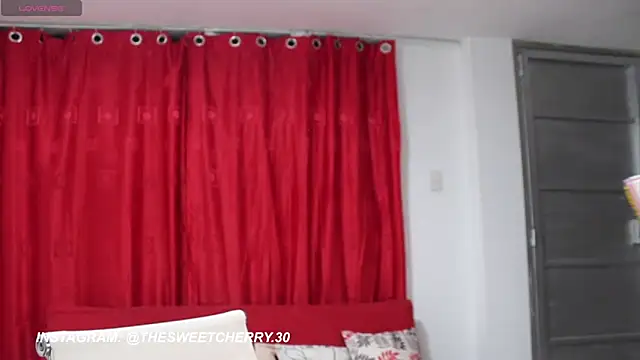 Snapshot of Cherrycandy6969 chatting on February 17, 4:42 am Cherrycandy6969 online show from February 17, 4:42 am