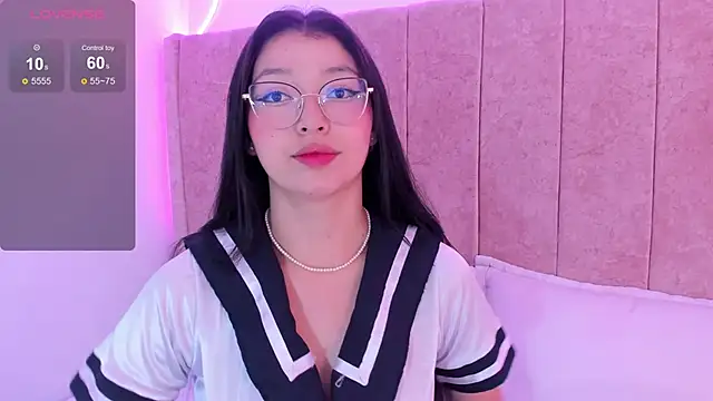 Snapshot of kaoriii_ chatting on February 18, 3:43 pm kaoriii online show from February 18, 3:43 pm