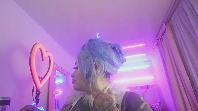 angelacianuro  online show from March 6, 7:14 am