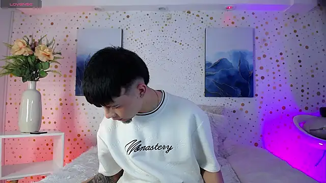 Snapshot of Steev_Novoa chatting on February 3, 3:15 am Steev Novoa online show from February 3, 3:15 am