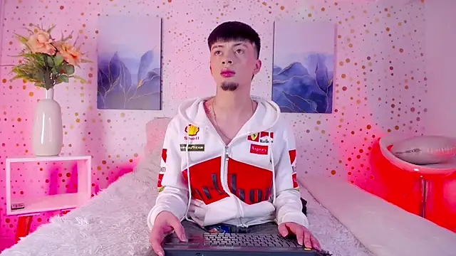 Snapshot of Steev_Novoa chatting on February 4, 3:23 am Steev Novoa online show from February 4, 3:23 am