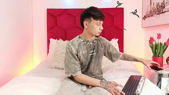 Snapshot of Steev_Novoa chatting on February 6, 5:34 am Steev Novoa online show from February 6, 5:34 am