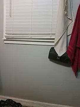 Snapshot of bigdickdaddy2184 chatting on November 8, 10:15 am bigdickdaddy2184 online show from November 8, 10:15 am