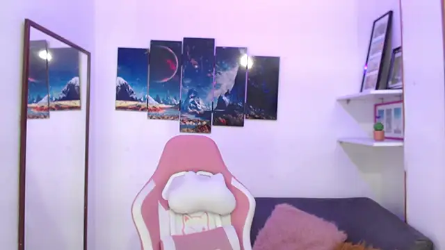 EmmaMyerss  online show from December 23, 11:49 pm