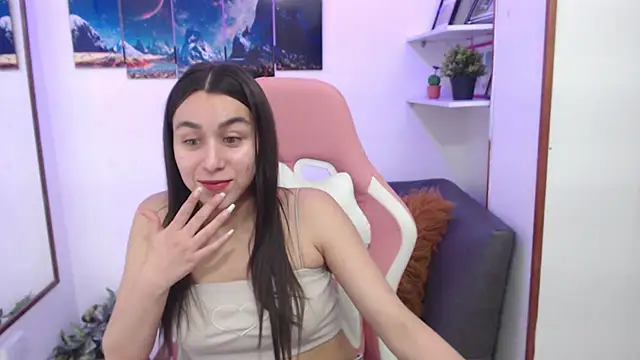 EmmaMyerss  online show from March 14, 10:38 pm
