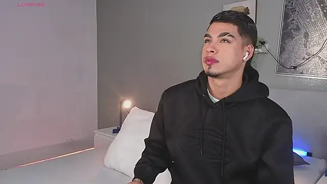 Snapshot of Ken-boy_ chatting on September 26, 11:47 am Ken-boy  online show from September 26, 11:47 am