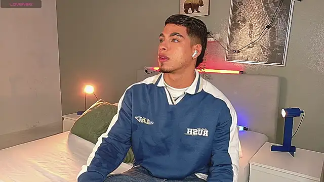 Snapshot of Ken-boy_ chatting on September 27, 11:48 am Ken-boy  online show from September 27, 11:48 am