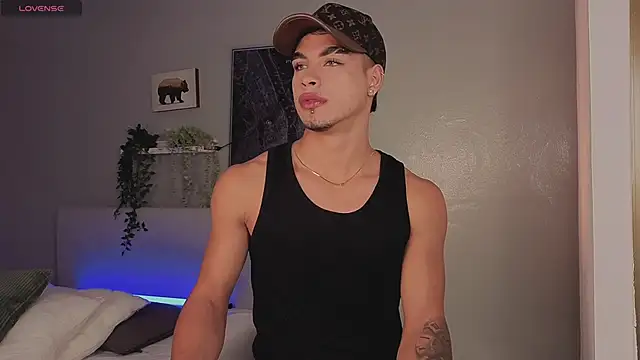 Snapshot of Ken-boy_ chatting on October 10, 12:04 pm Ken-boy  online show from October 10, 12:04 pm