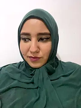 Snapshot of hannahayat chatting on December 6, 11:57 pm hannahayat online show from December 6, 11:57 pm