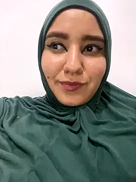 Snapshot of hannahayat chatting on December 7, 3:04 am hannahayat online show from December 7, 3:04 am