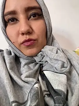 Snapshot of hannahayat chatting on December 7, 8:27 pm hannahayat online show from December 7, 8:27 pm