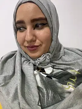 Snapshot of hannahayat chatting on December 10, 1:32 am hannahayat online show from December 10, 1:32 am