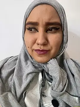 Snapshot of hannahayat chatting on December 10, 2:28 pm hannahayat online show from December 10, 2:28 pm