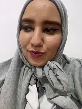 Snapshot of hannahayat chatting on December 11, 2:30 am hannahayat online show from December 11, 2:30 am