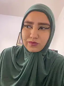 Snapshot of hannahayat chatting on December 17, 2:44 pm hannahayat online show from December 17, 2:44 pm