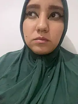 Snapshot of hannahayat chatting on January 3, 12:11 am hannahayat online show from January 3, 12:11 am