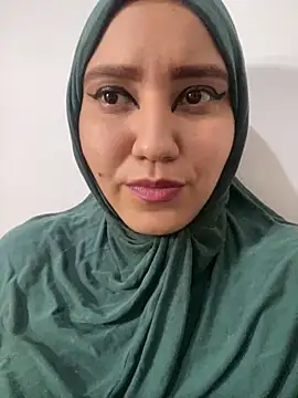 Snapshot of hannahayat chatting on January 3, 3:33 pm hannahayat online show from January 3, 3:33 pm