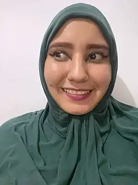 Snapshot of hannahayat chatting on January 4, 12:05 am hannahayat online show from January 4, 12:05 am