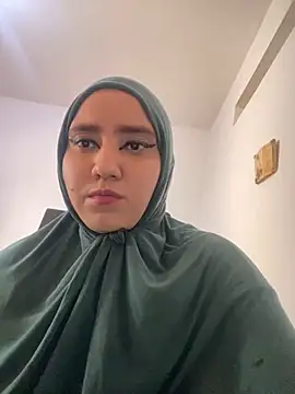 Snapshot of hannahayat chatting on January 6, 9:43 pm hannahayat online show from January 6, 9:43 pm