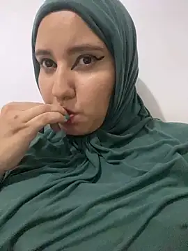 Snapshot of hannahayat chatting on February 1, 4:35 am hannahayat online show from February 1, 4:35 am
