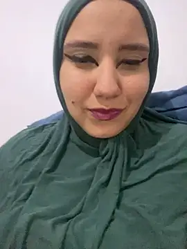 Snapshot of hannahayat chatting on February 8, 1:22 am hannahayat online show from February 8, 1:22 am