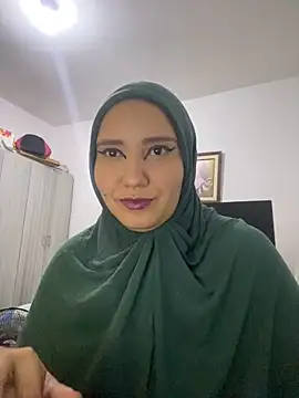 Snapshot of hannahayat chatting on February 14, 1:45 am hannahayat online show from February 14, 1:45 am