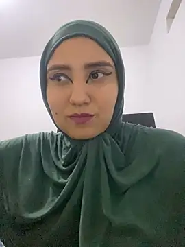 Snapshot of hannahayat chatting on March 8, 12:33 am hannahayat online show from March 8, 12:33 am