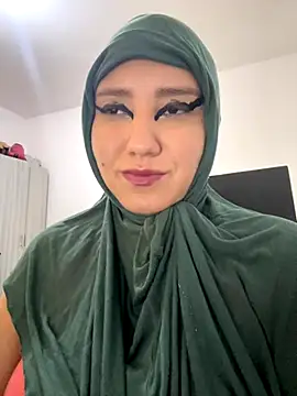 hannahayat online show from October 31, 1:56 pm