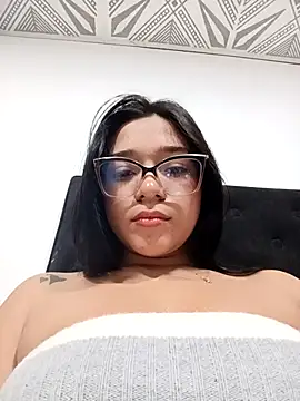 -VICKKY online show from October 8, 2:04 pm