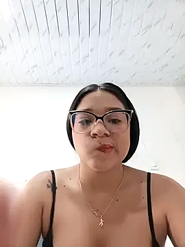 -VICKKY online show from October 20, 1:33 pm