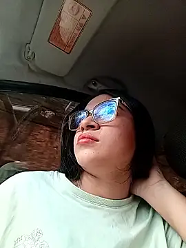 -VICKKY online show from November 14, 2:05 pm