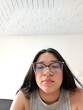 -VICKKY online show from December 17, 1:39 pm