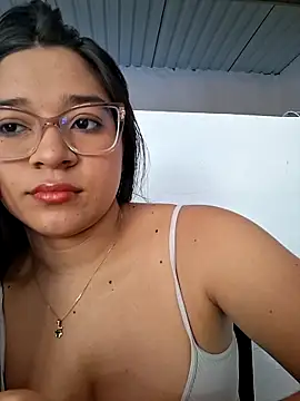 -VICKKY online show from February 28, 2:29 pm