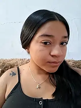 -VICKKY online show from May 12, 2:36 pm