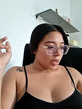 -VICKKY online show from June 24, 7:13 pm