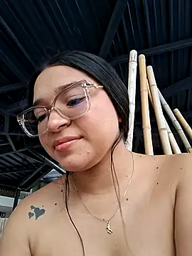 -VICKKY online show from July 9, 9:19 pm