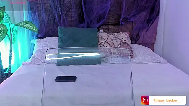 tiffany becker online show from October 18, 11:55 am