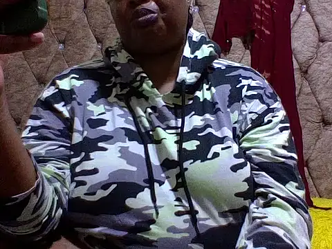 Snapshot of zoey10 chatting on December 13, 7:53 pm zoey10 online show from December 13, 7:53 pm