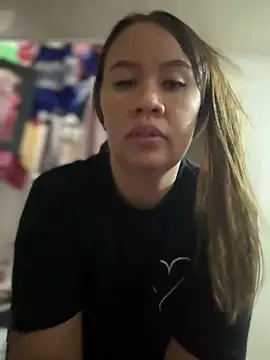 Emiily lee online show from December 18, 7:20 pm