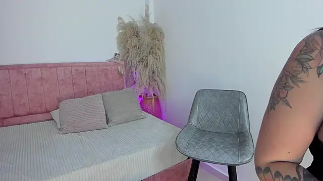 Sofiawilson  online show from September 24, 12:52 pm