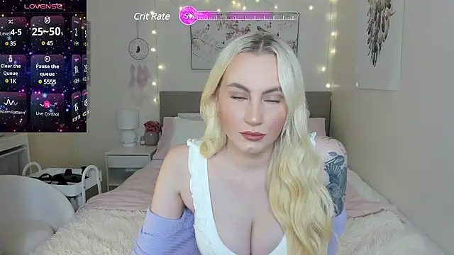 Snapshot of lunaraeXO chatting on January 20, 9:03 am lunaraeXO online show from January 20, 9:03 am