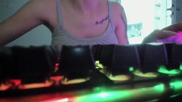 Emmapmg online show from December 14, 7:18 pm