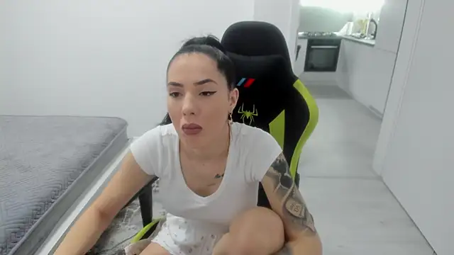 Emmapmg online show from February 16, 12:45 pm