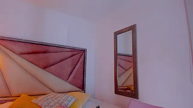 BonnieCute  online show from February 10, 11:42 pm