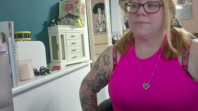 NikiDeeOfficial online show from September 14, 9:14 pm